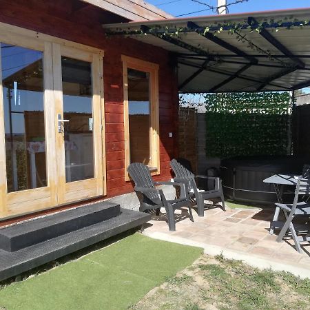 Charmant Chalet Pour 2 Personnes Spa Prive Massillargues-Attuech Dış mekan fotoğraf